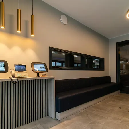 Midtown Hotel